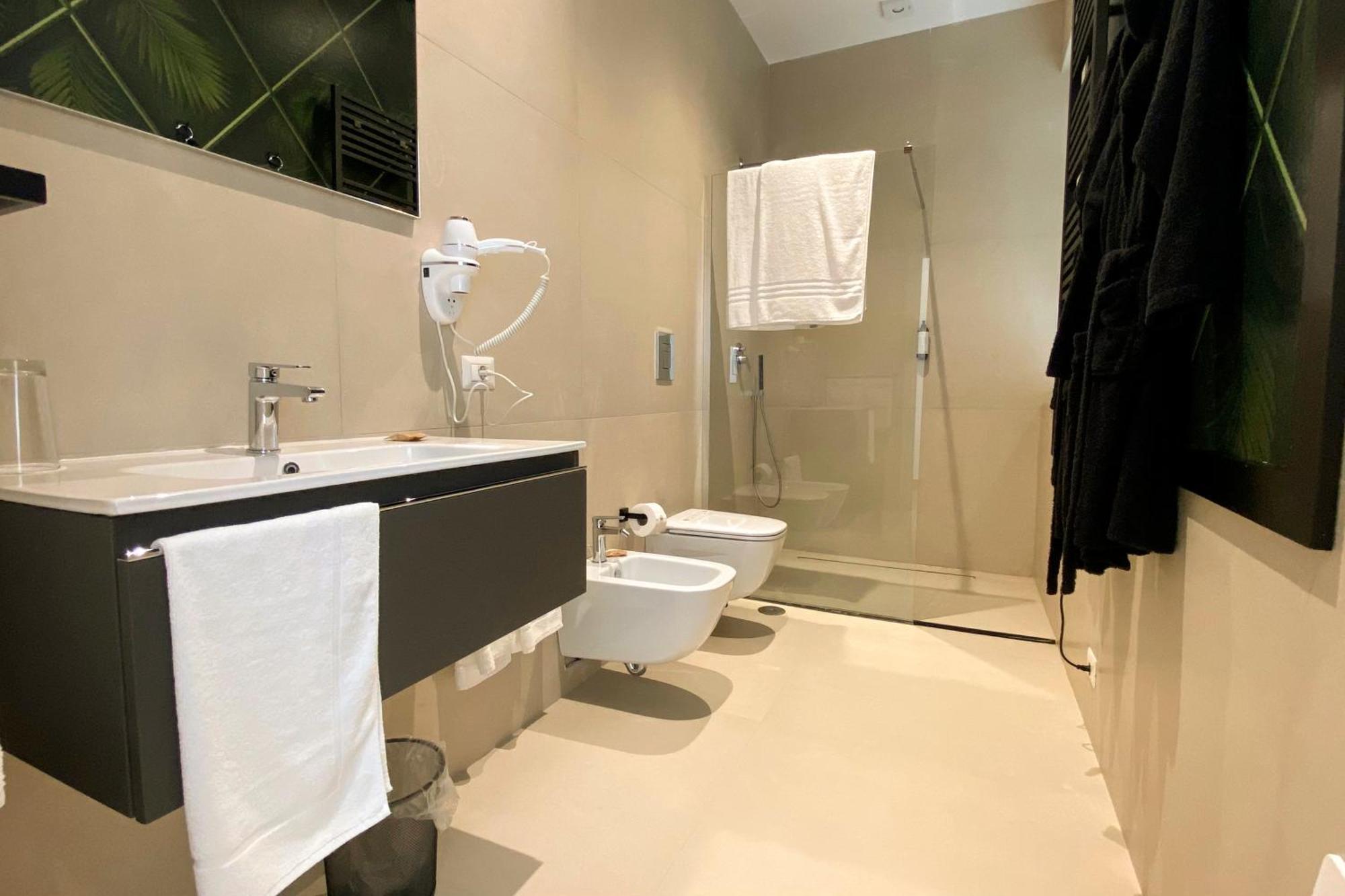 Monumental Luxury Rooms 卡塞塔 外观 照片