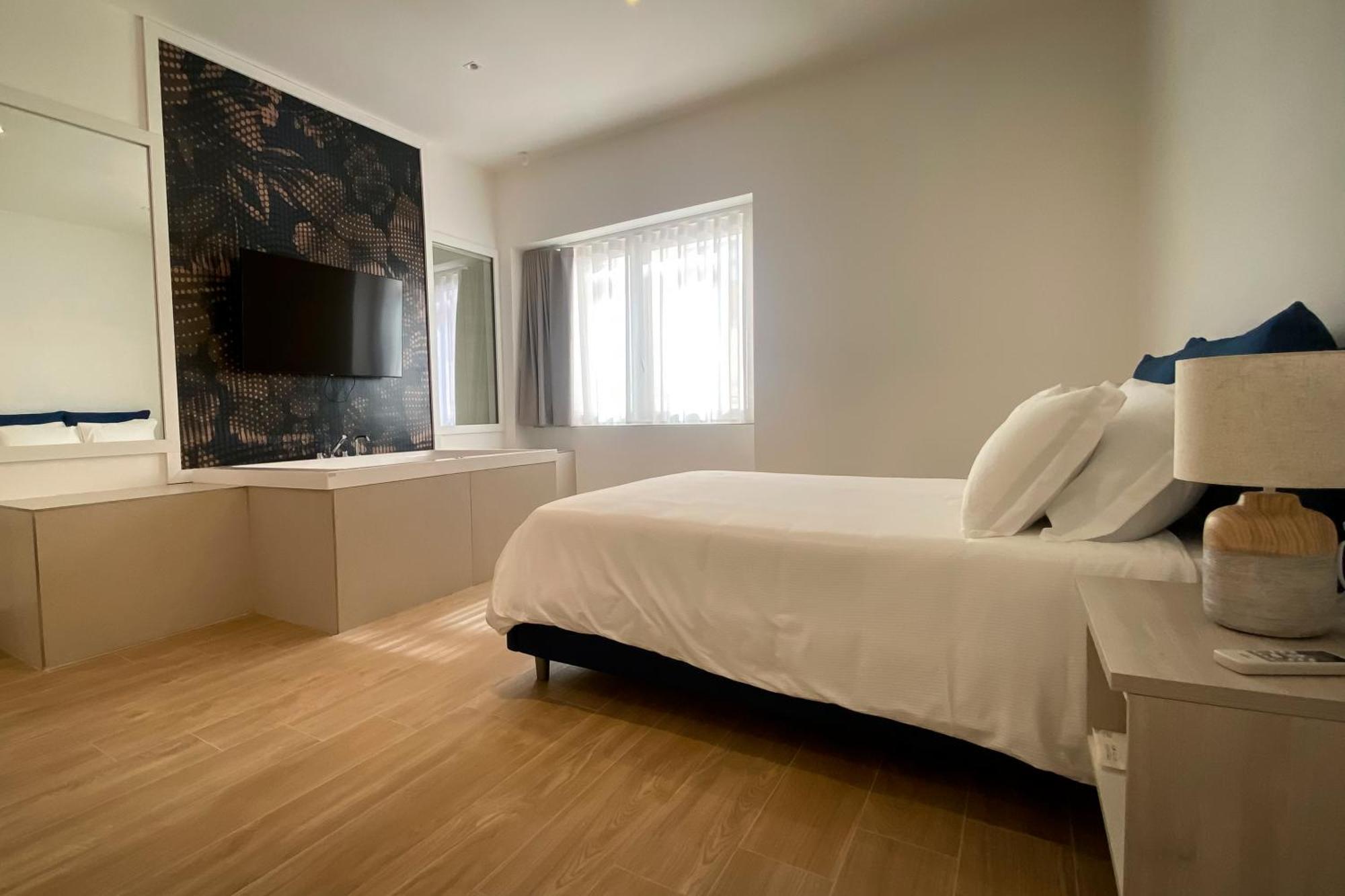 Monumental Luxury Rooms 卡塞塔 外观 照片