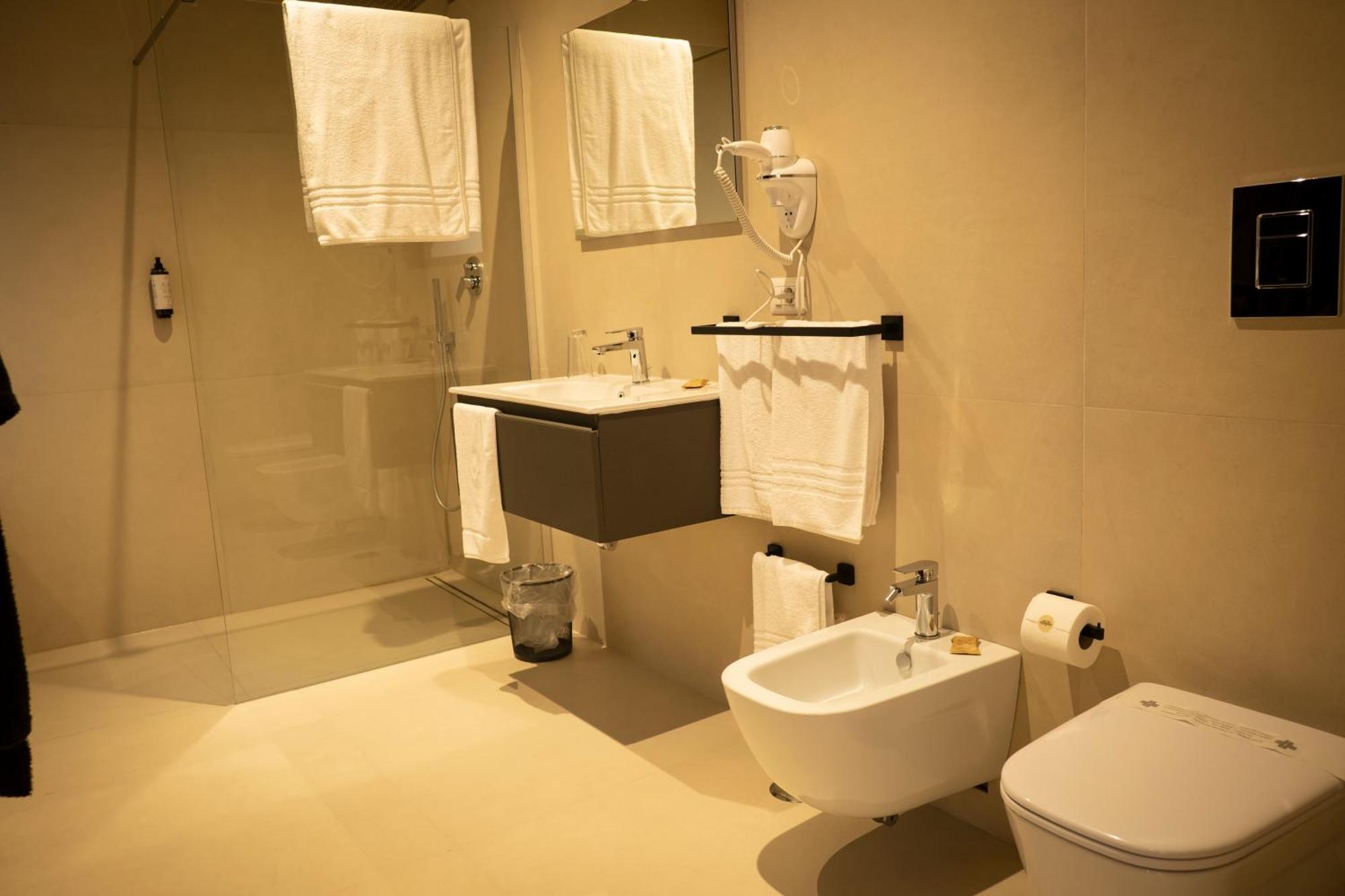 Monumental Luxury Rooms 卡塞塔 外观 照片